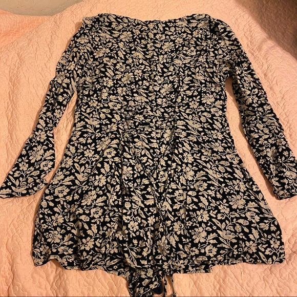 Lucca Floral Romper from Urban Outfitters - Picture 6 of 6